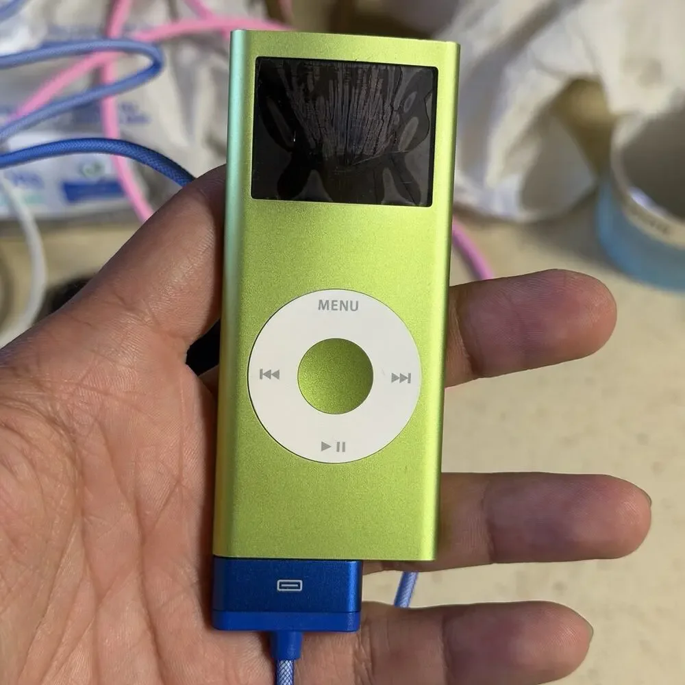 Apple iPod Nano 1st & 2nd Gen Black Green Silver MP3 Lot Of 9 READ DESCRIPTION